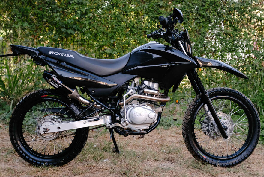 Blue Suzuki 125cc Brat / Bob Blue Suzuki 125cc Brat / Bob